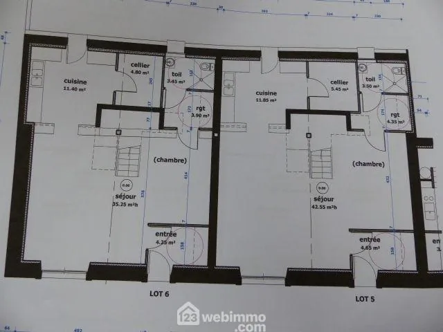 Grande grange à aménager de 160 m² à Chalandry - Potentiel de rénovation immobilier 