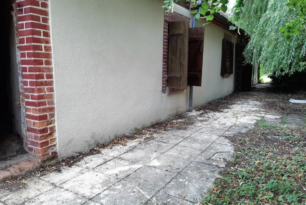 Maison de campagne à vendre en région Centre avec jardin et atelier 