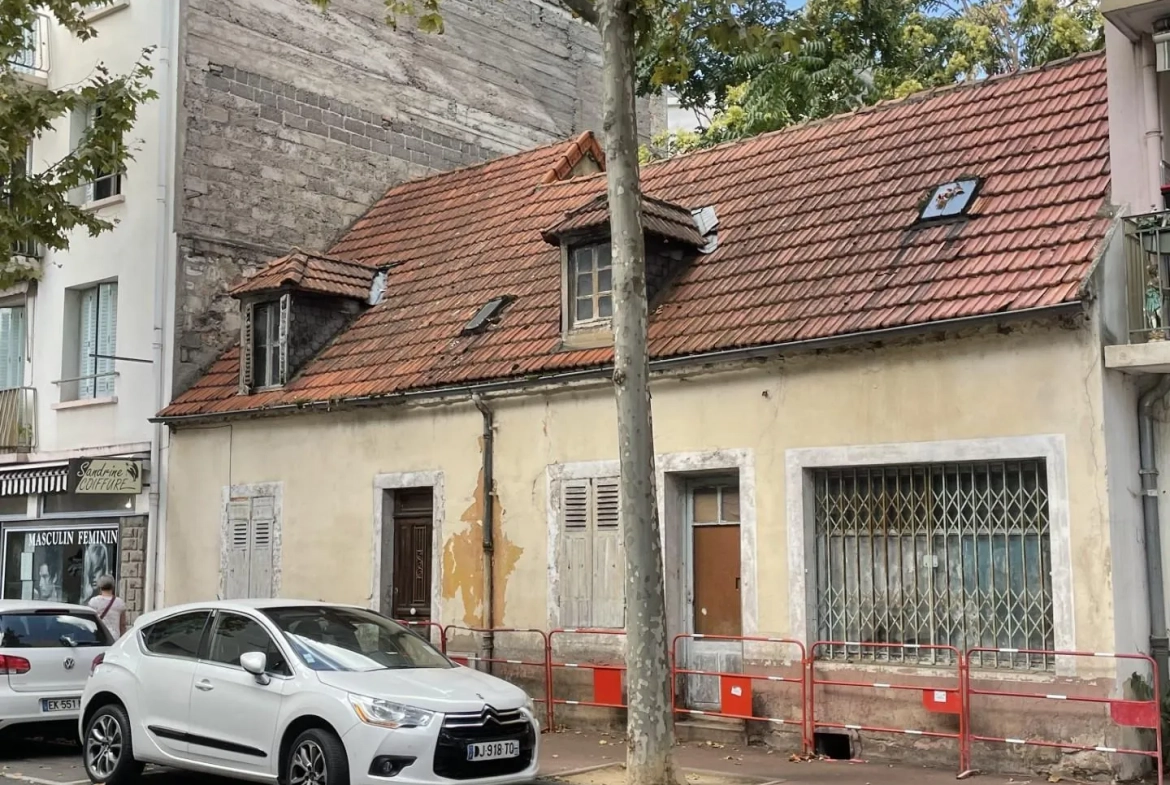Terrain à Vichy de 266 m² au cœur de la ville pour projet immobilier 