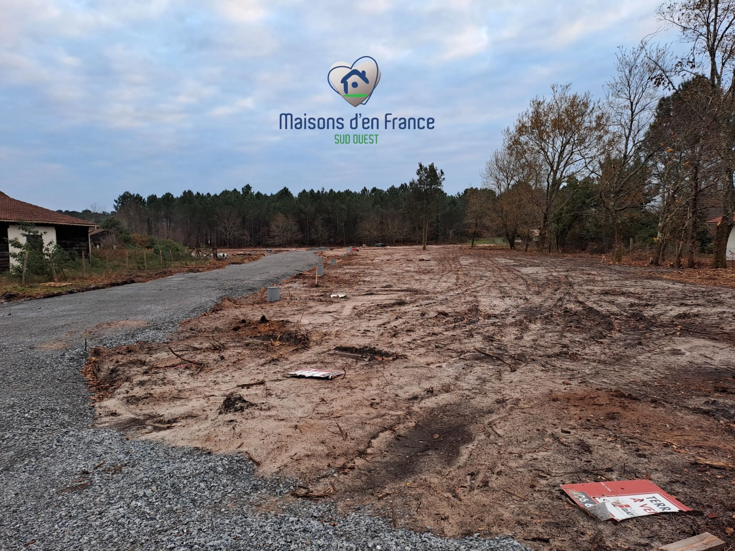 Terrain viabilisé de 725 m² à Pontenx-les-Forges - Proche forêt et lac 