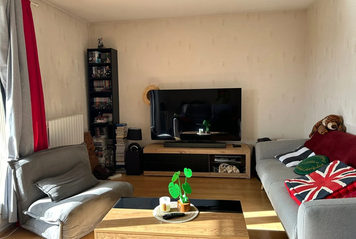 Appartement T3 à Pau avec terrasse, ascenseur et parking, proche Morlaas 