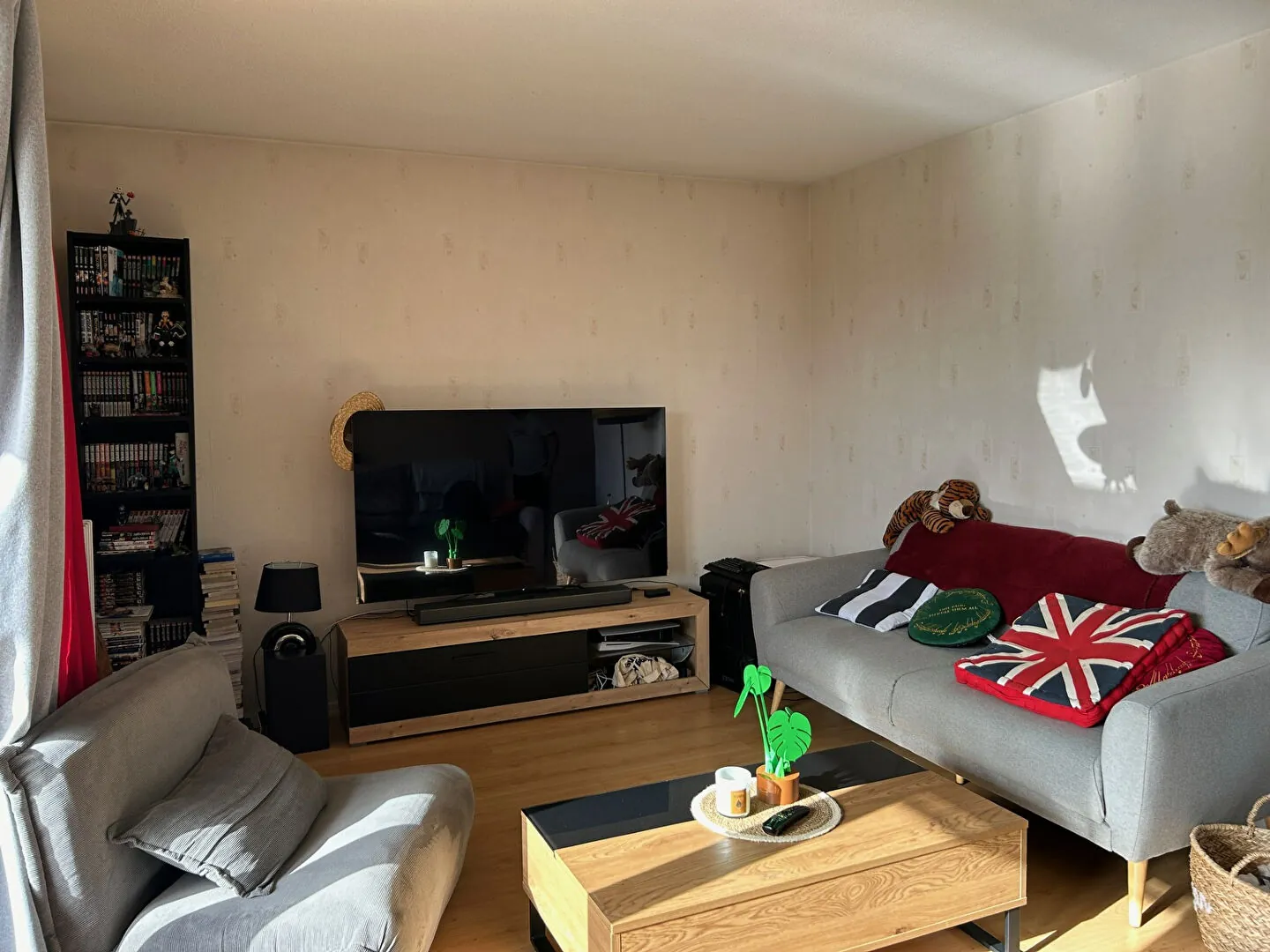Appartement T3 à Pau avec terrasse, ascenseur et parking, proche Morlaas 