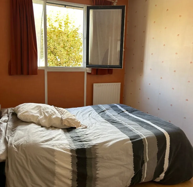 Appartement T3 à Pau avec terrasse, ascenseur et parking, proche Morlaas 