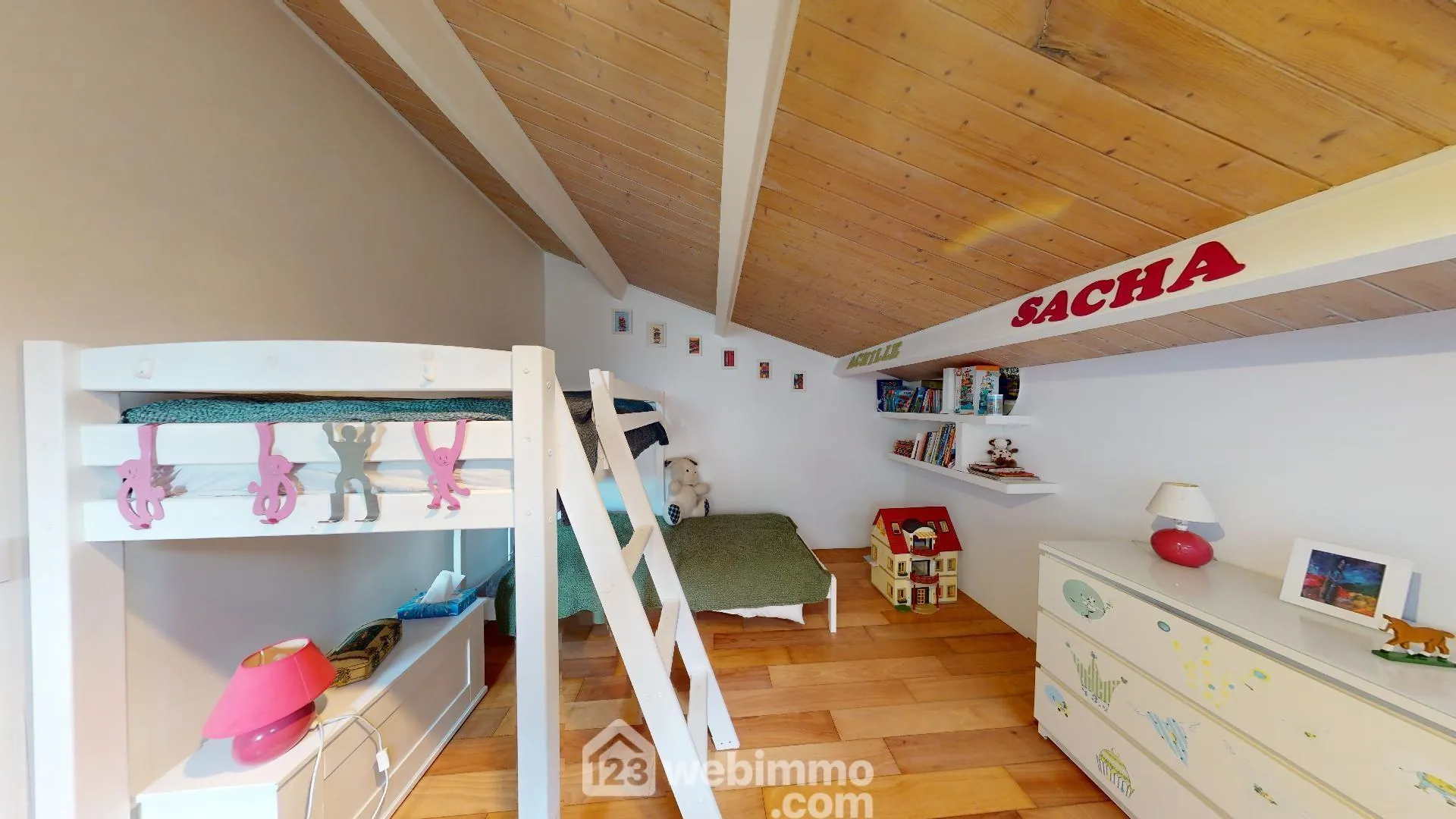 Belle maison rénovée de 124 m² avec piscine à Poiroux 