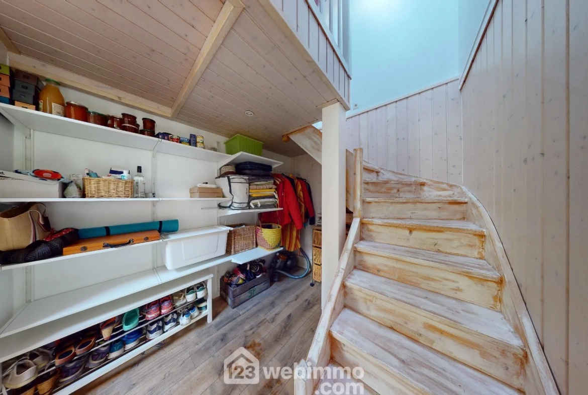 Belle maison rénovée de 124 m² avec piscine à Poiroux 
