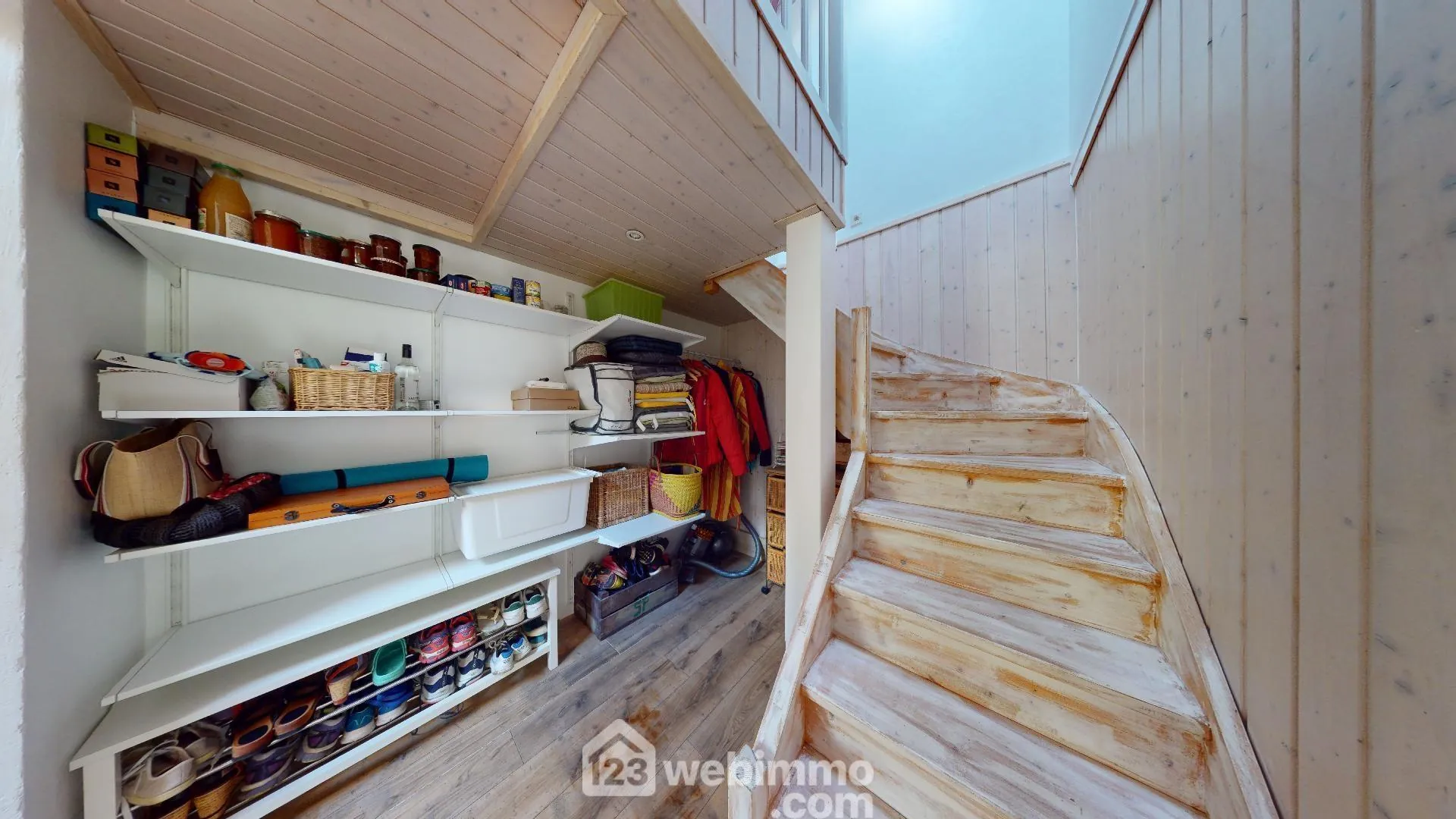 Belle maison rénovée de 124 m² avec piscine à Poiroux 