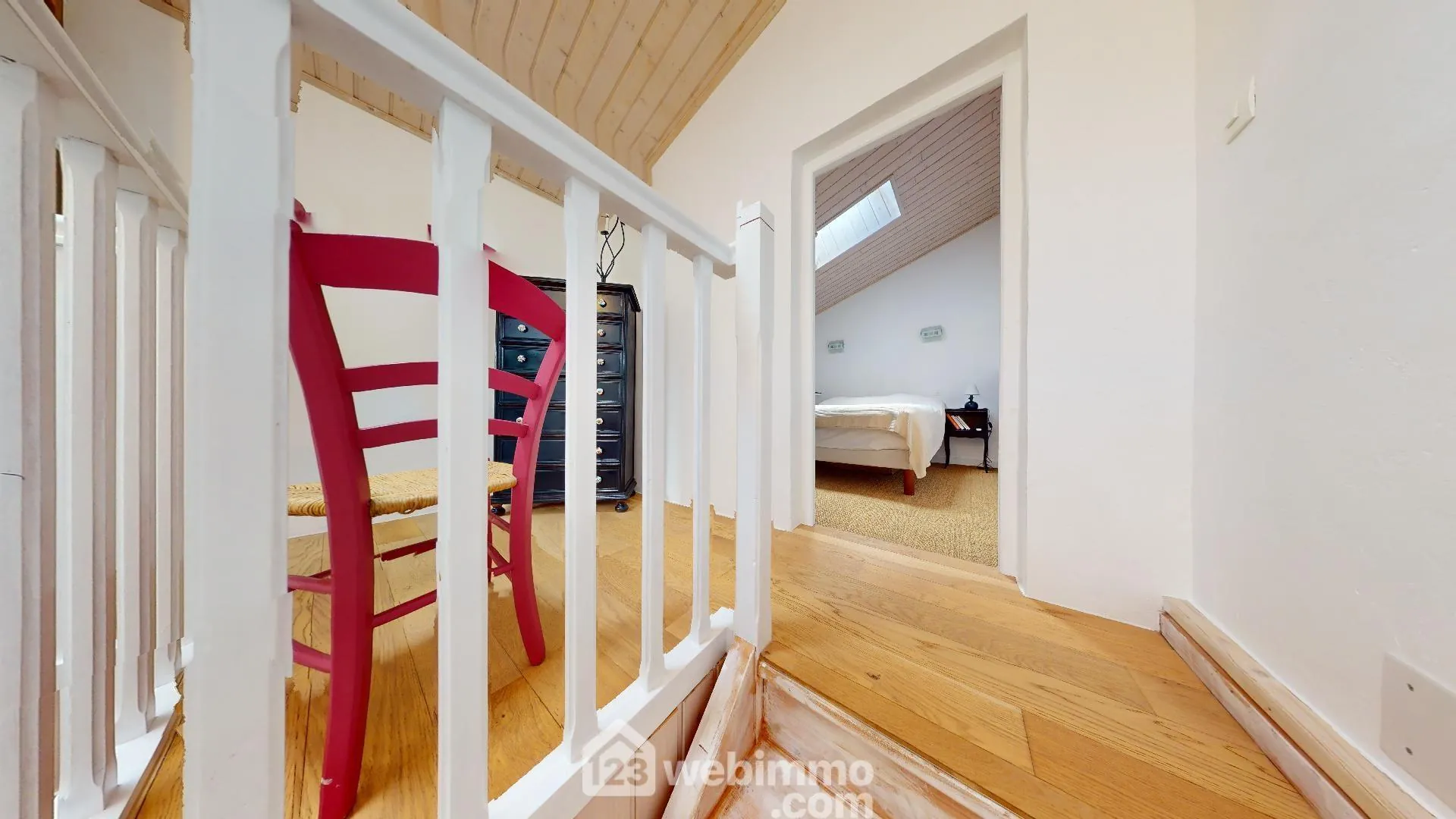 Belle maison rénovée de 124 m² avec piscine à Poiroux 