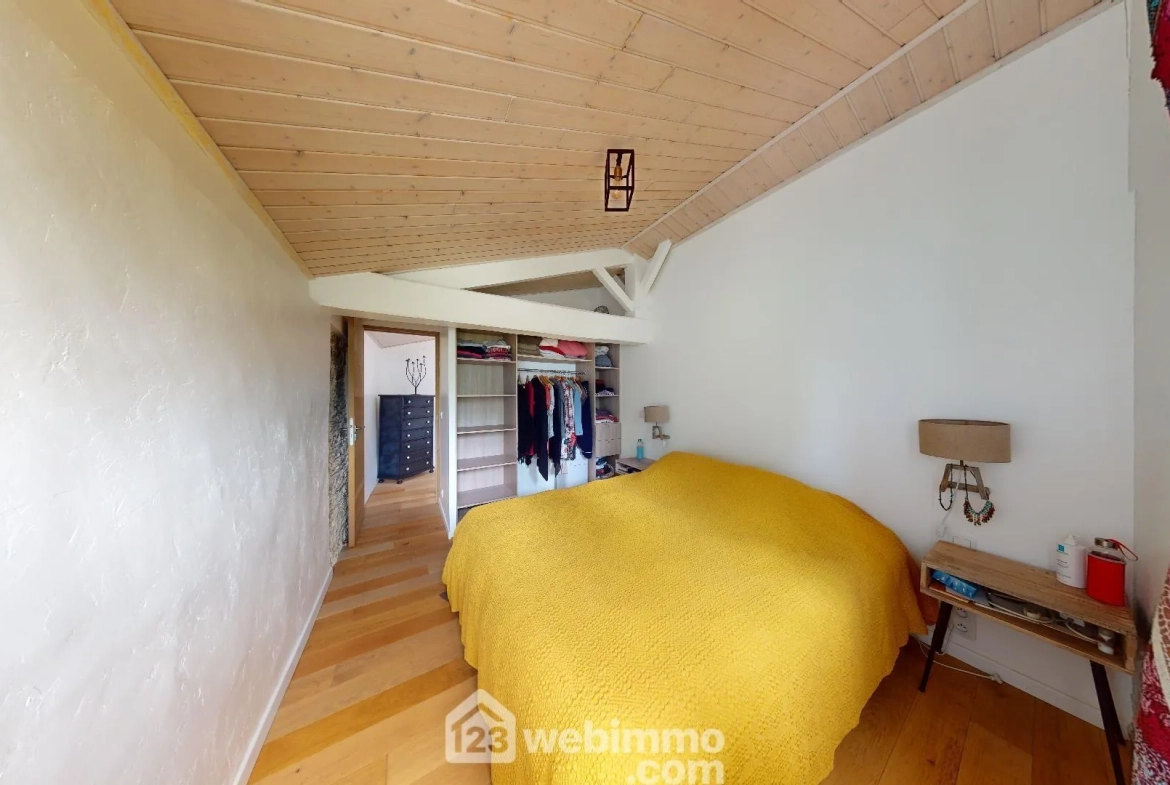 Belle maison rénovée de 124 m² avec piscine à Poiroux 