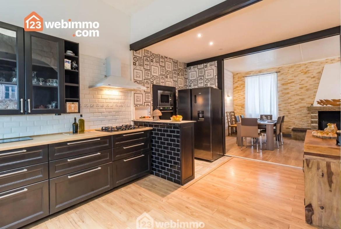 Maison de village de 155 m² à Plouaret avec cour et dépendances 