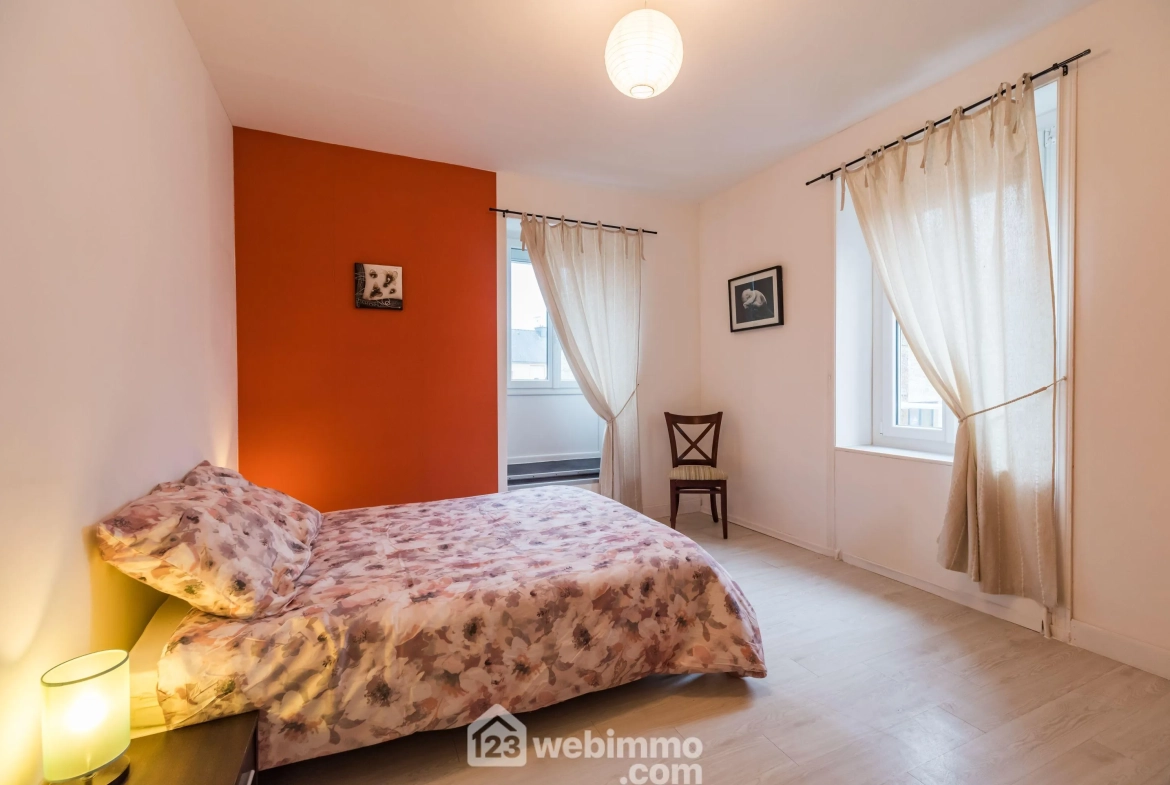 Maison de village de 155 m² à Plouaret avec cour et dépendances 