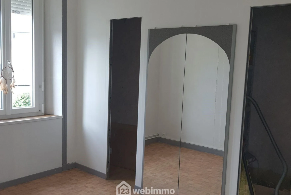 Maison de village de 155 m² à Plouaret avec cour et dépendances 