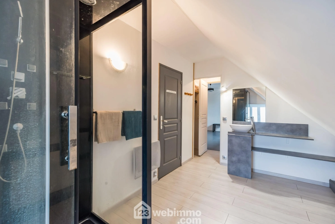 Maison de village de 155 m² à Plouaret avec cour et dépendances 