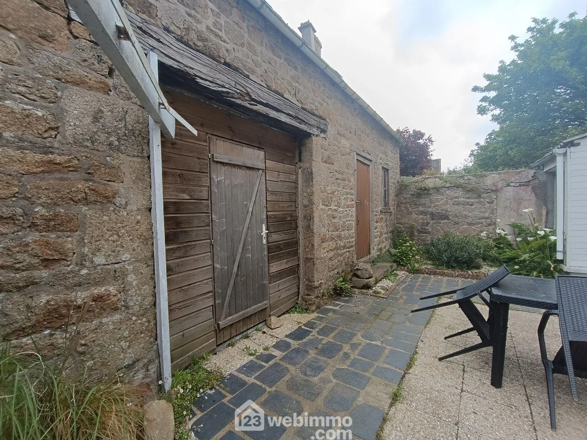 Maison de village de 155 m² à Plouaret avec cour et dépendances 