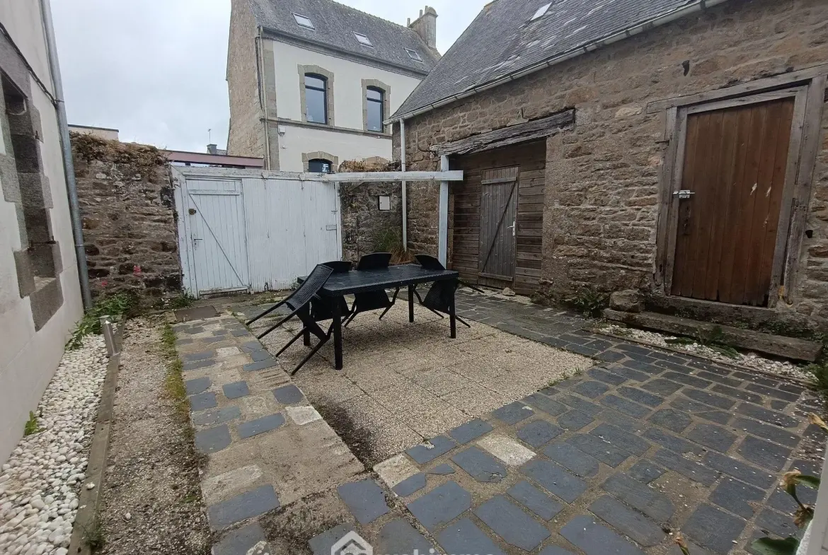 Maison de village de 155 m² à Plouaret avec cour et dépendances 