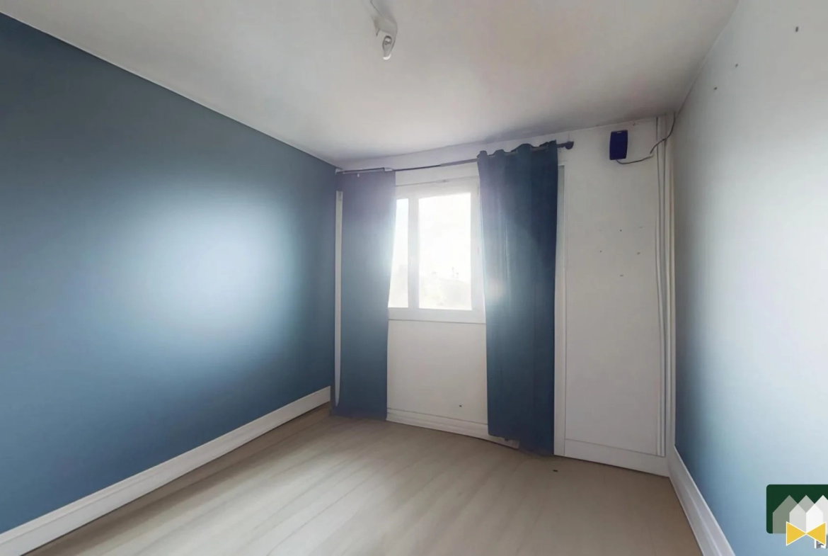 Appartement T4 à Mainvilliers proche gare et commerces avec garage 