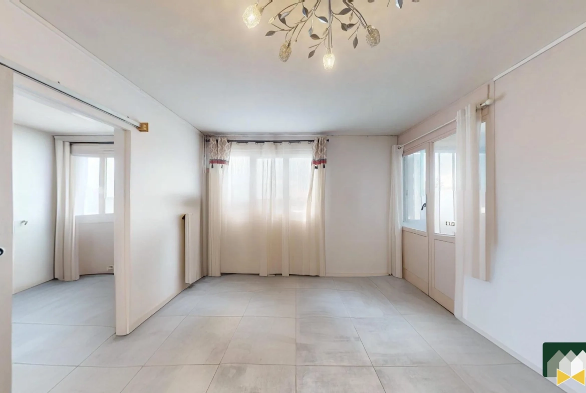 Appartement T4 à Mainvilliers proche gare et commerces avec garage 