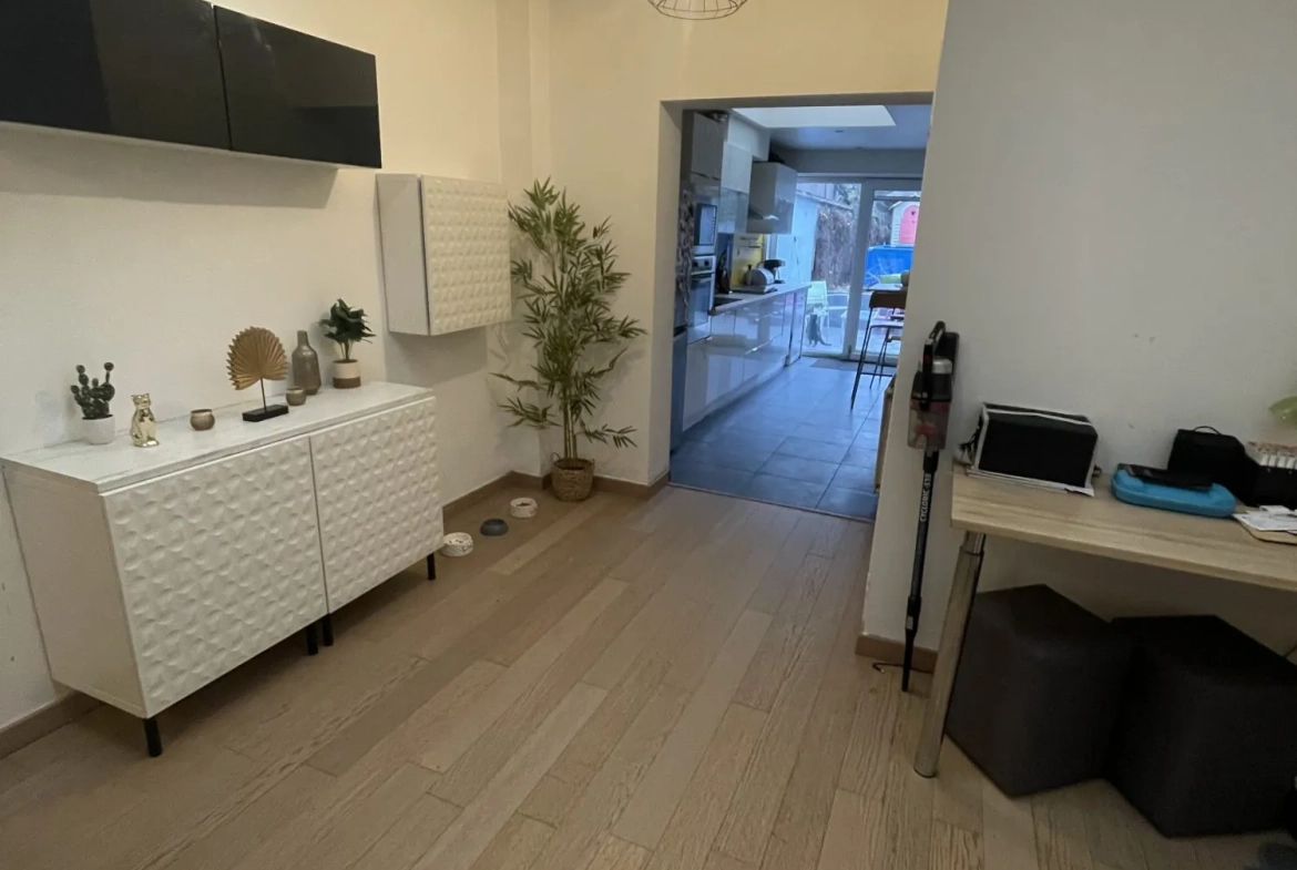Belle maison mitoyenne de 90 m² à Roubaix avec jardin et 4 chambres 
