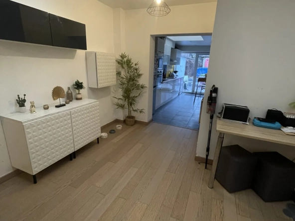 Belle maison mitoyenne de 90 m² à Roubaix avec jardin et 4 chambres