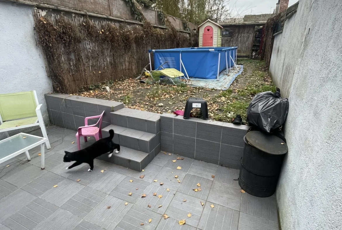 Belle maison mitoyenne de 90 m² à Roubaix avec jardin et 4 chambres 