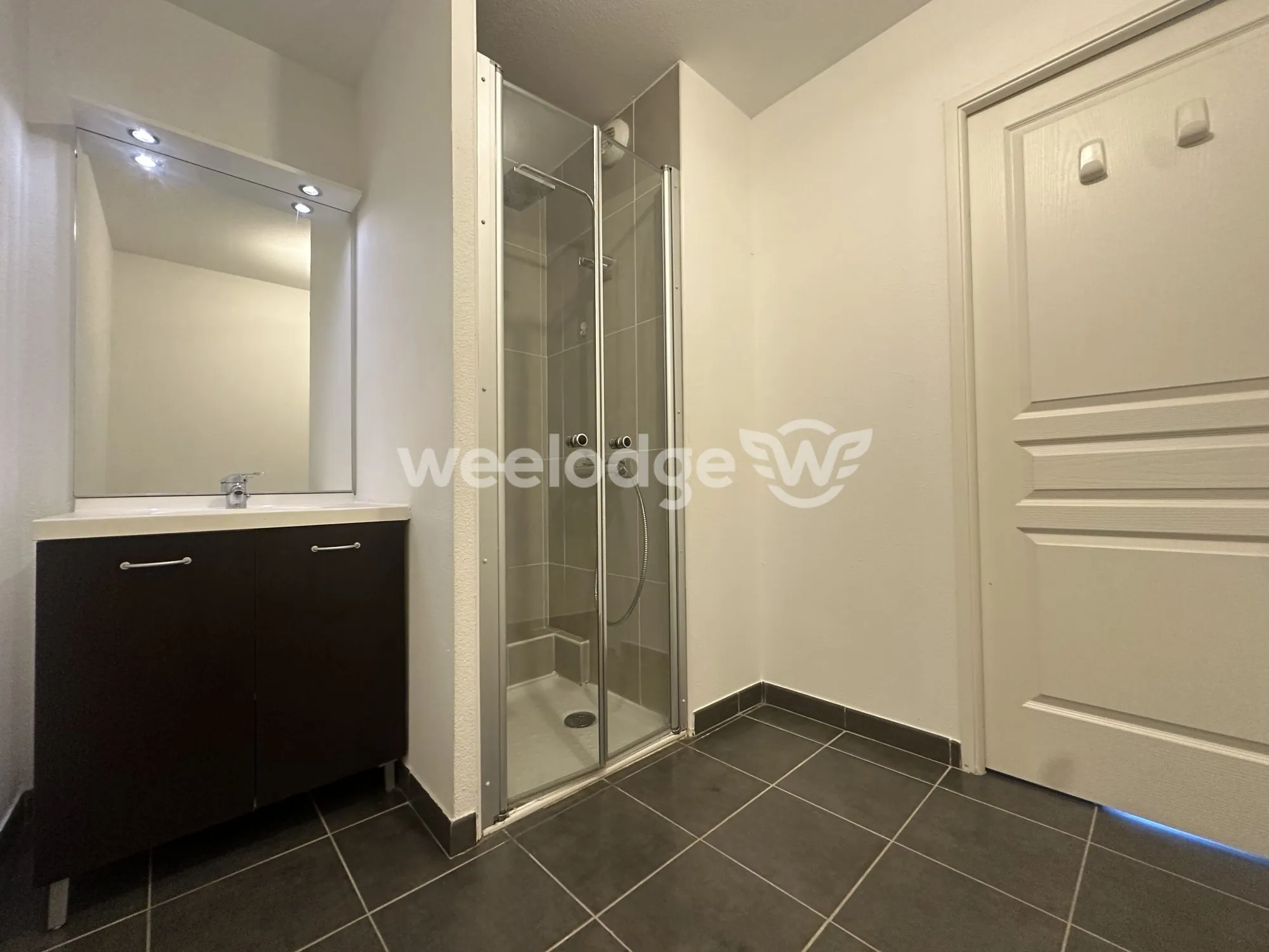 Appartement T3 rénové avec terrasse et parking à Toulouse 