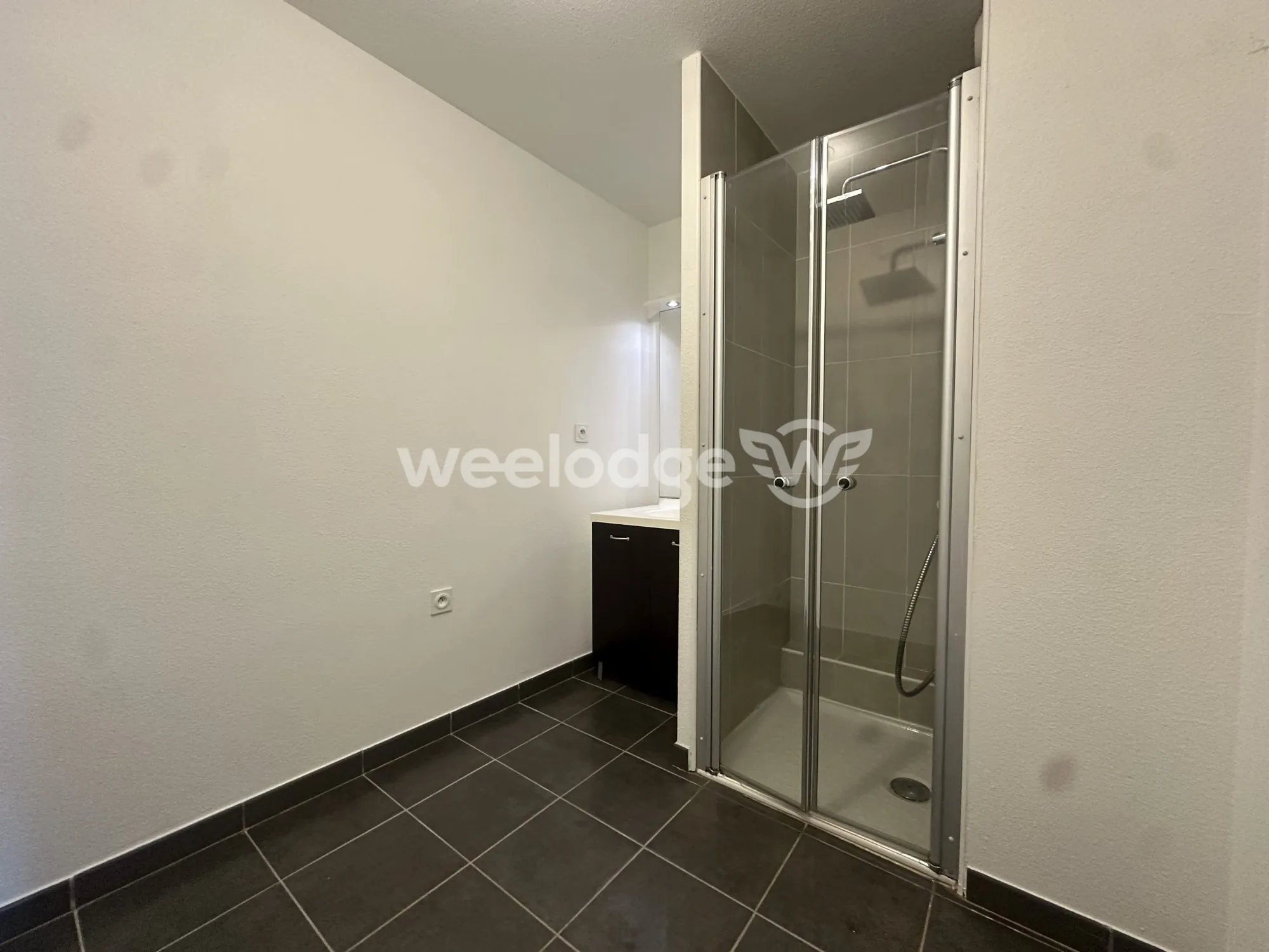 Appartement T3 rénové avec terrasse et parking à Toulouse 