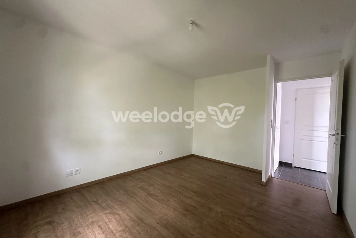 Appartement T3 rénové avec terrasse et parking à Toulouse 