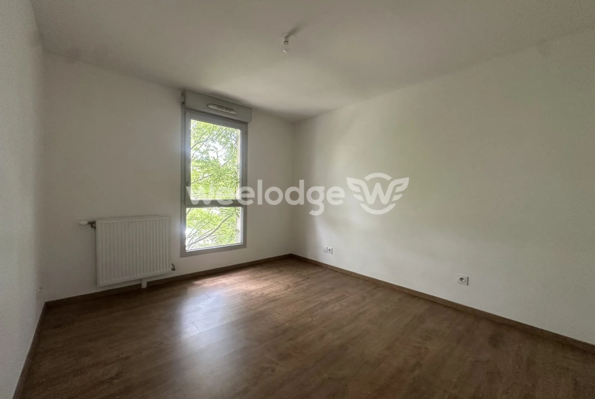 Appartement T3 rénové avec terrasse et parking à Toulouse 