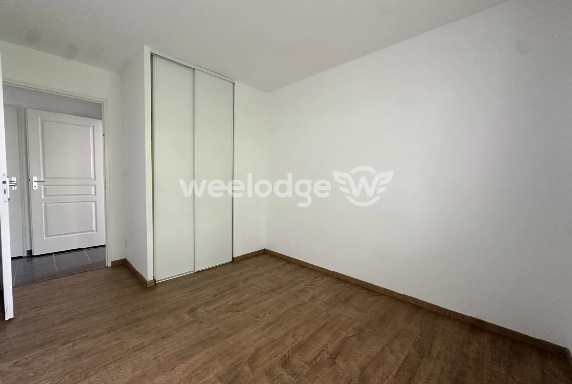 Appartement T3 rénové avec terrasse et parking à Toulouse 