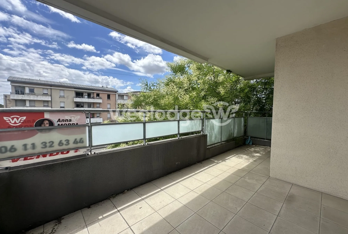 Appartement T3 rénové avec terrasse et parking à Toulouse 