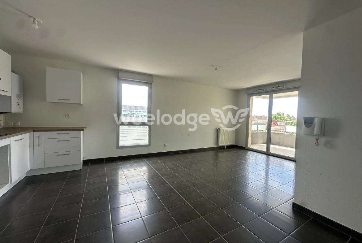 Appartement T3 rénové avec terrasse et parking à Toulouse 