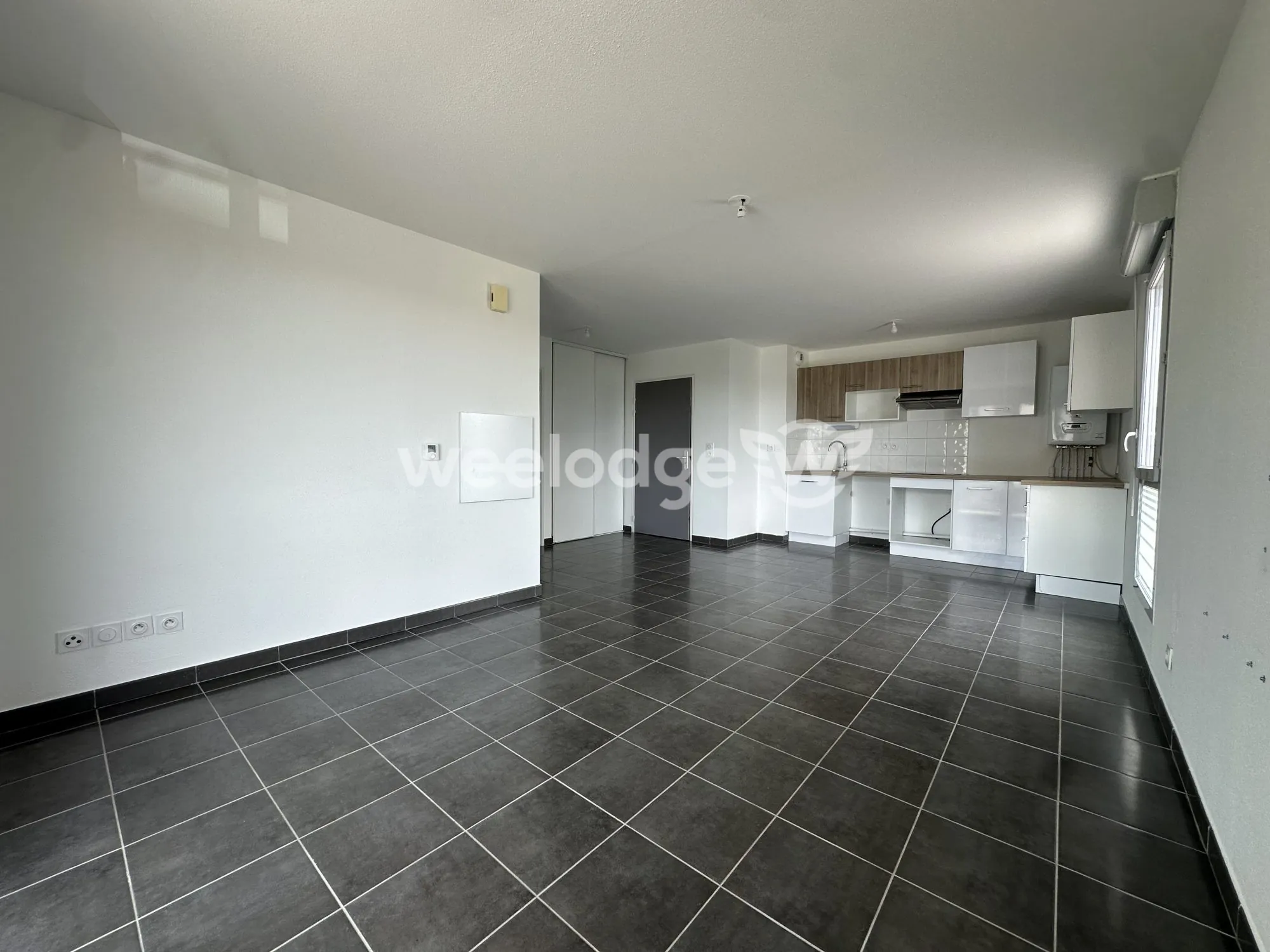 Appartement T3 rénové avec terrasse et parking à Toulouse 