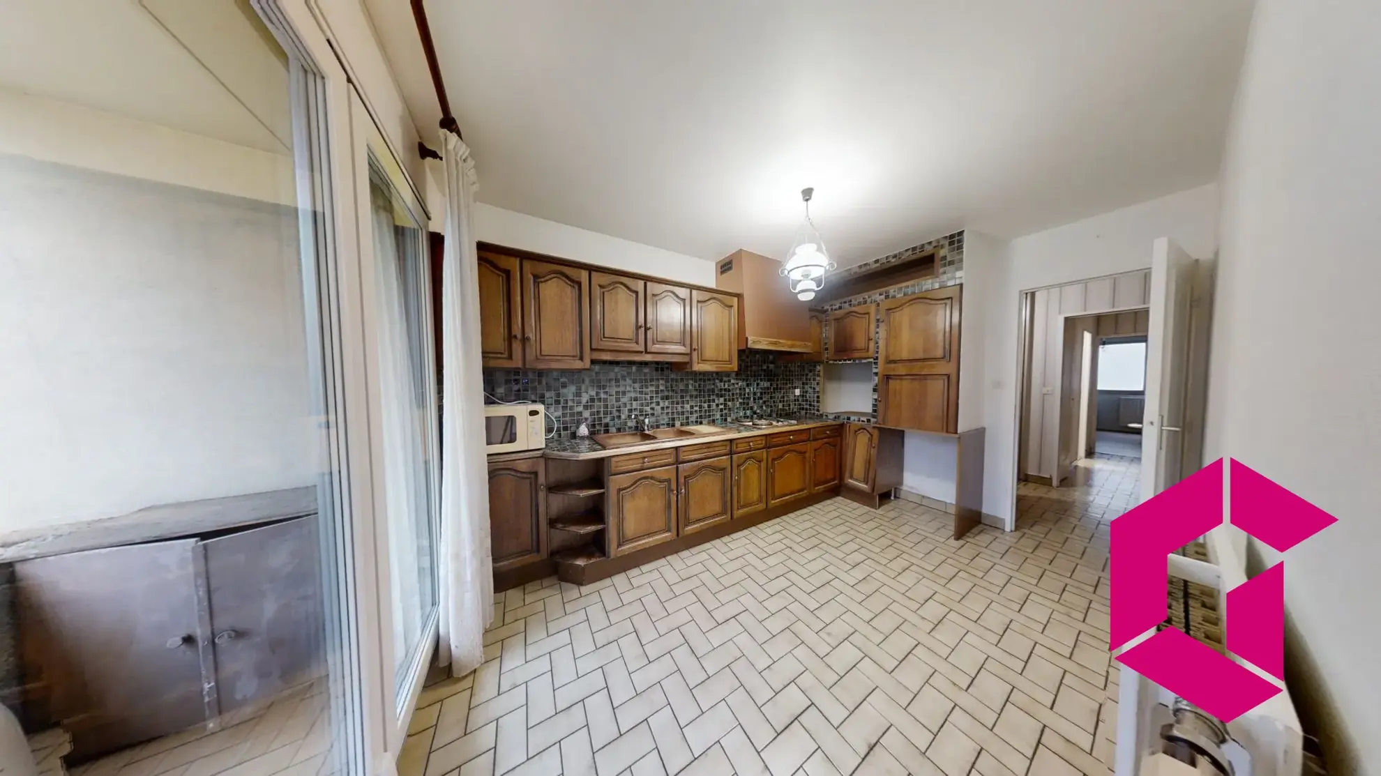 Appartement T4 avec balcon, garage à Saint-Étienne – Idéal pour famille et investisseurs 