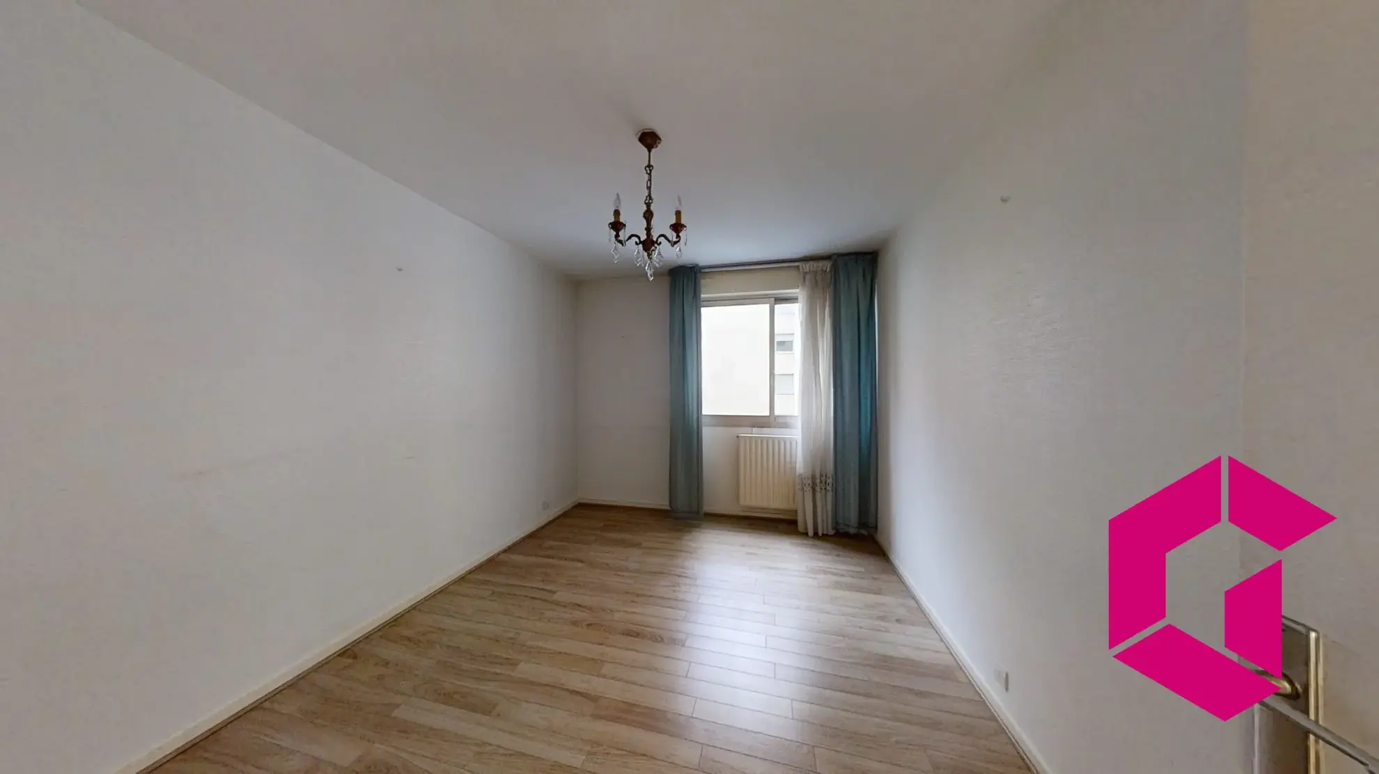 Appartement T4 avec balcon, garage à Saint-Étienne – Idéal pour famille et investisseurs 