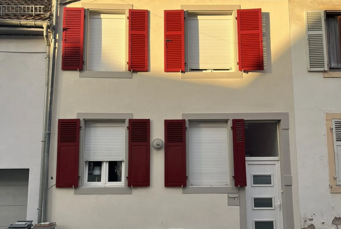 Charmante maison de ville à Thann avec grand sous-sol et extérieur 