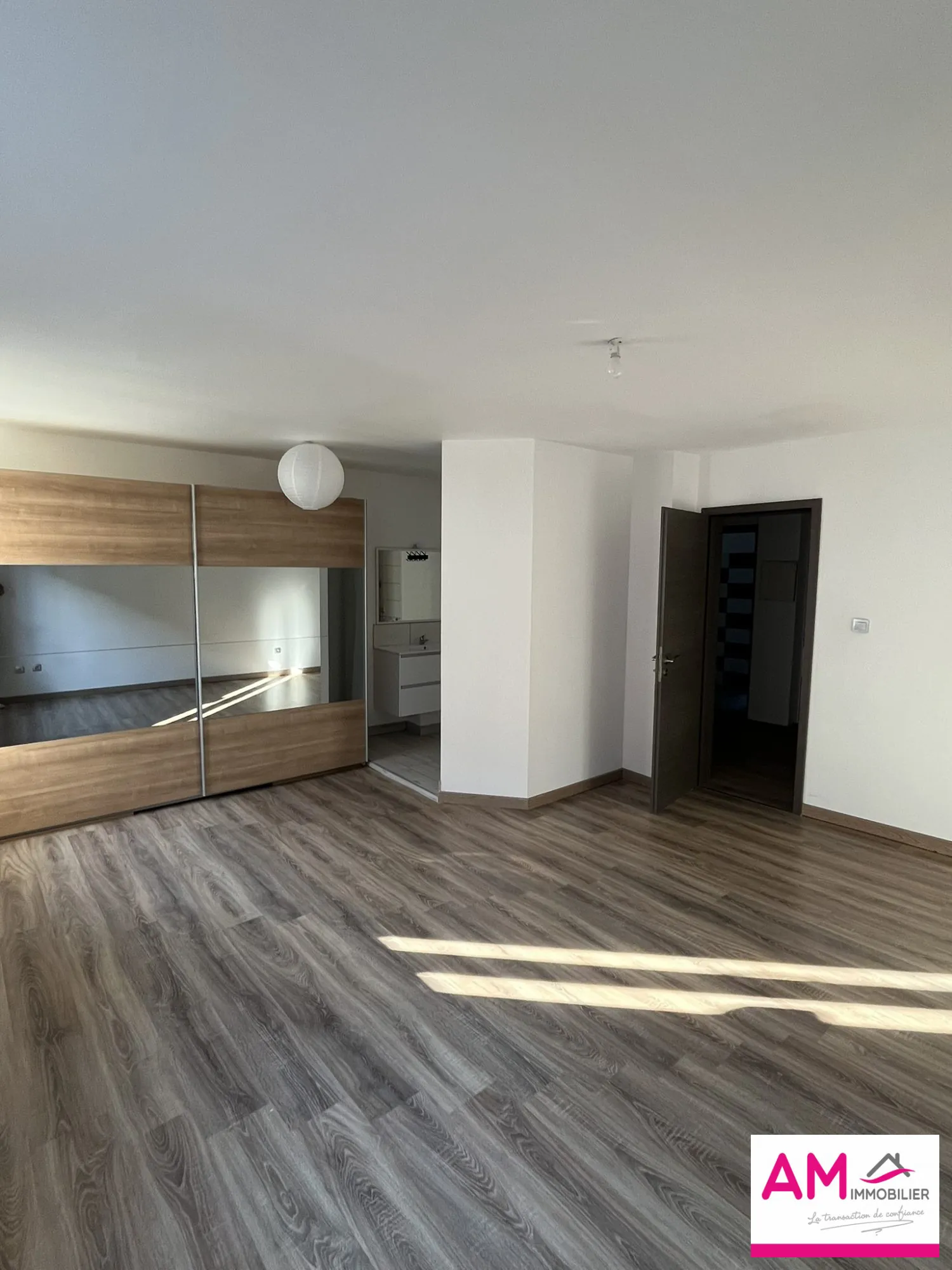 Charmante maison de ville à Thann avec grand sous-sol et extérieur 