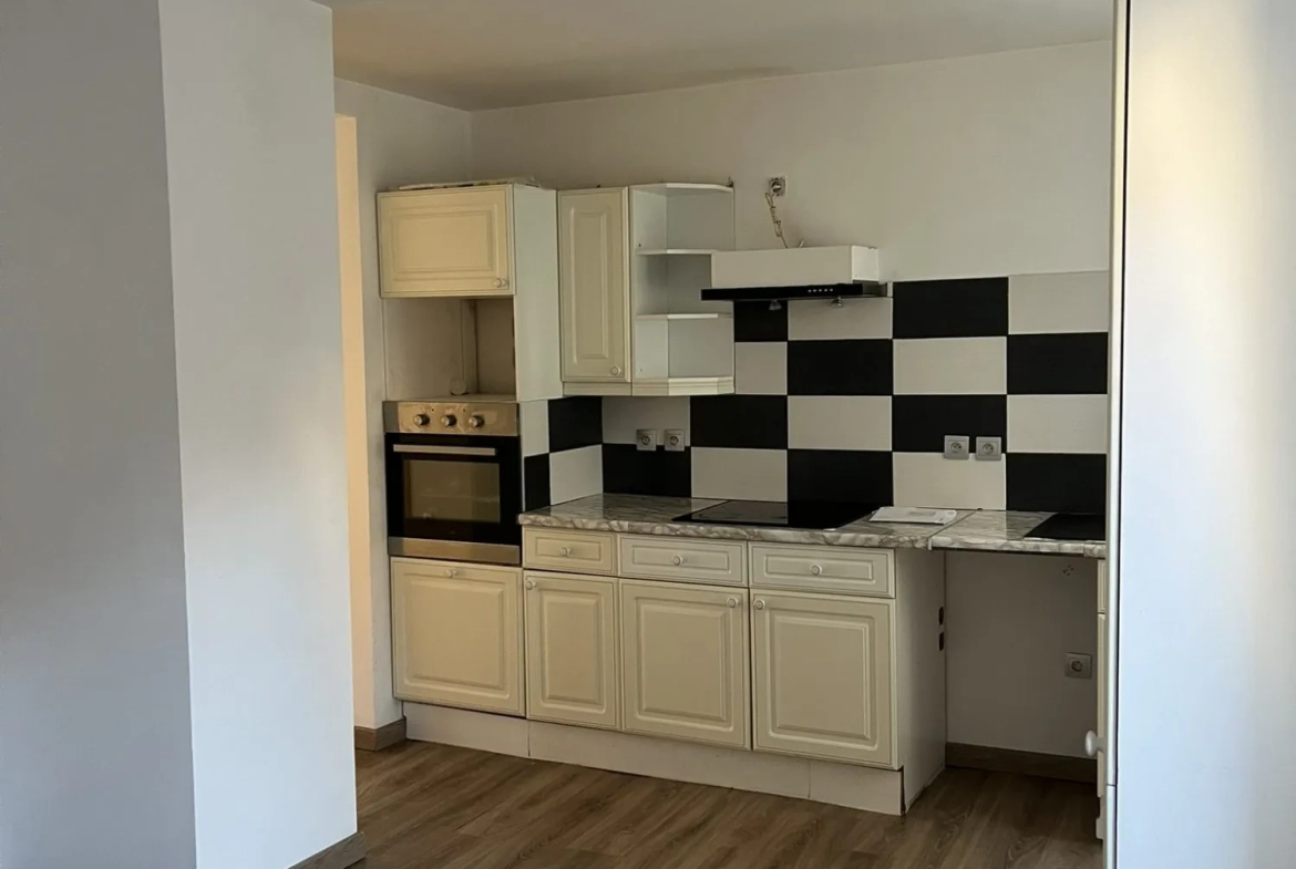 Charmante maison de ville à Thann avec grand sous-sol et extérieur 