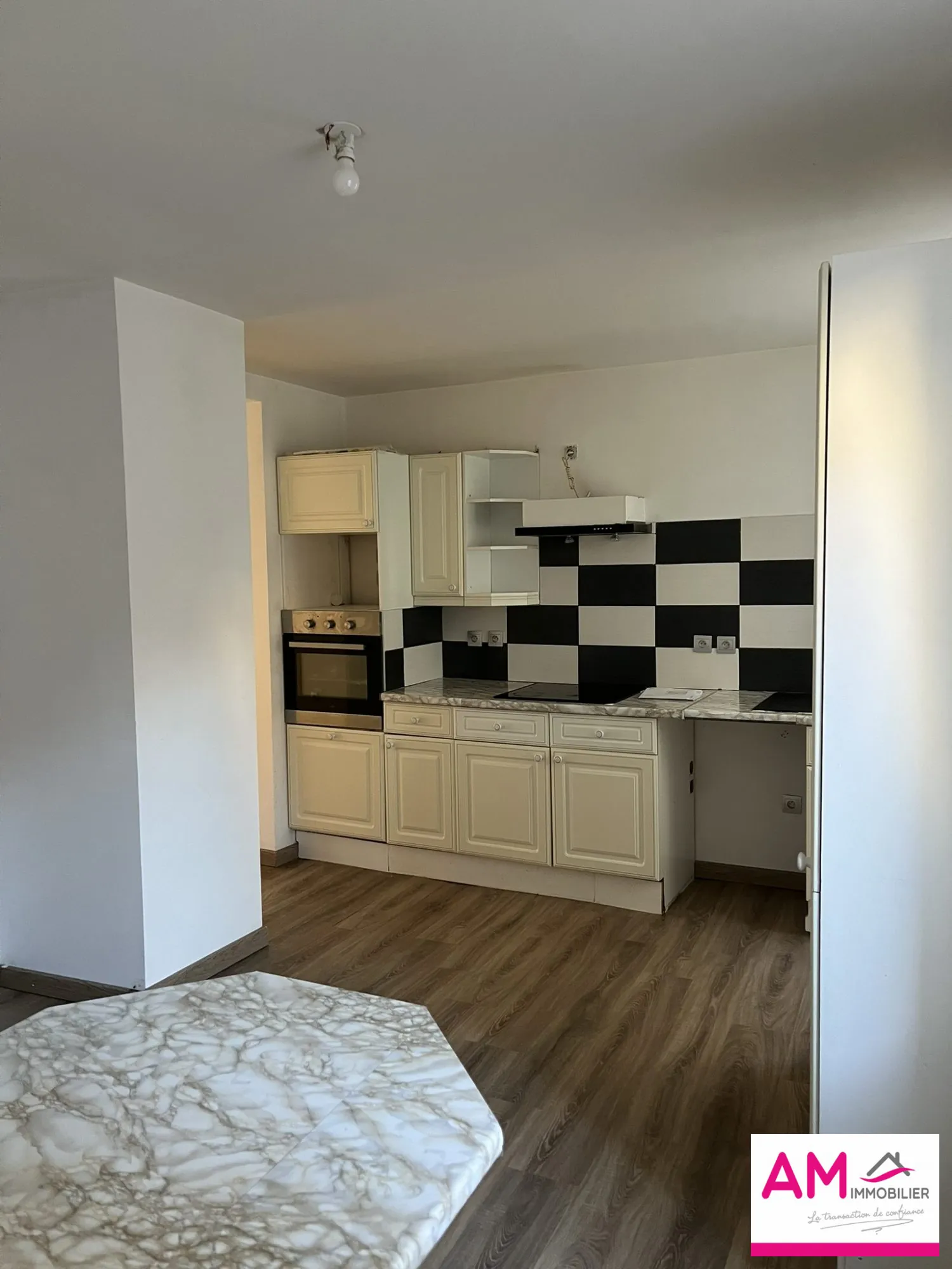 Charmante maison de ville à Thann avec grand sous-sol et extérieur 