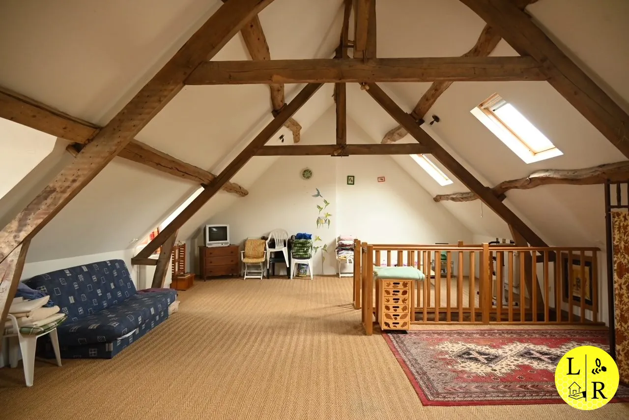 À Vendre Maison de Village à Lucheux, 110 m² avec Jardin et Parking 