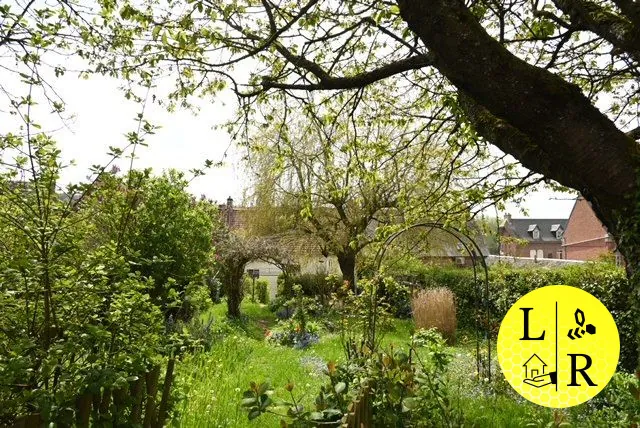 À Vendre Maison de Village à Lucheux, 110 m² avec Jardin et Parking 