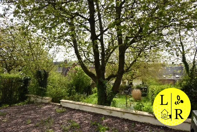 À Vendre Maison de Village à Lucheux, 110 m² avec Jardin et Parking 