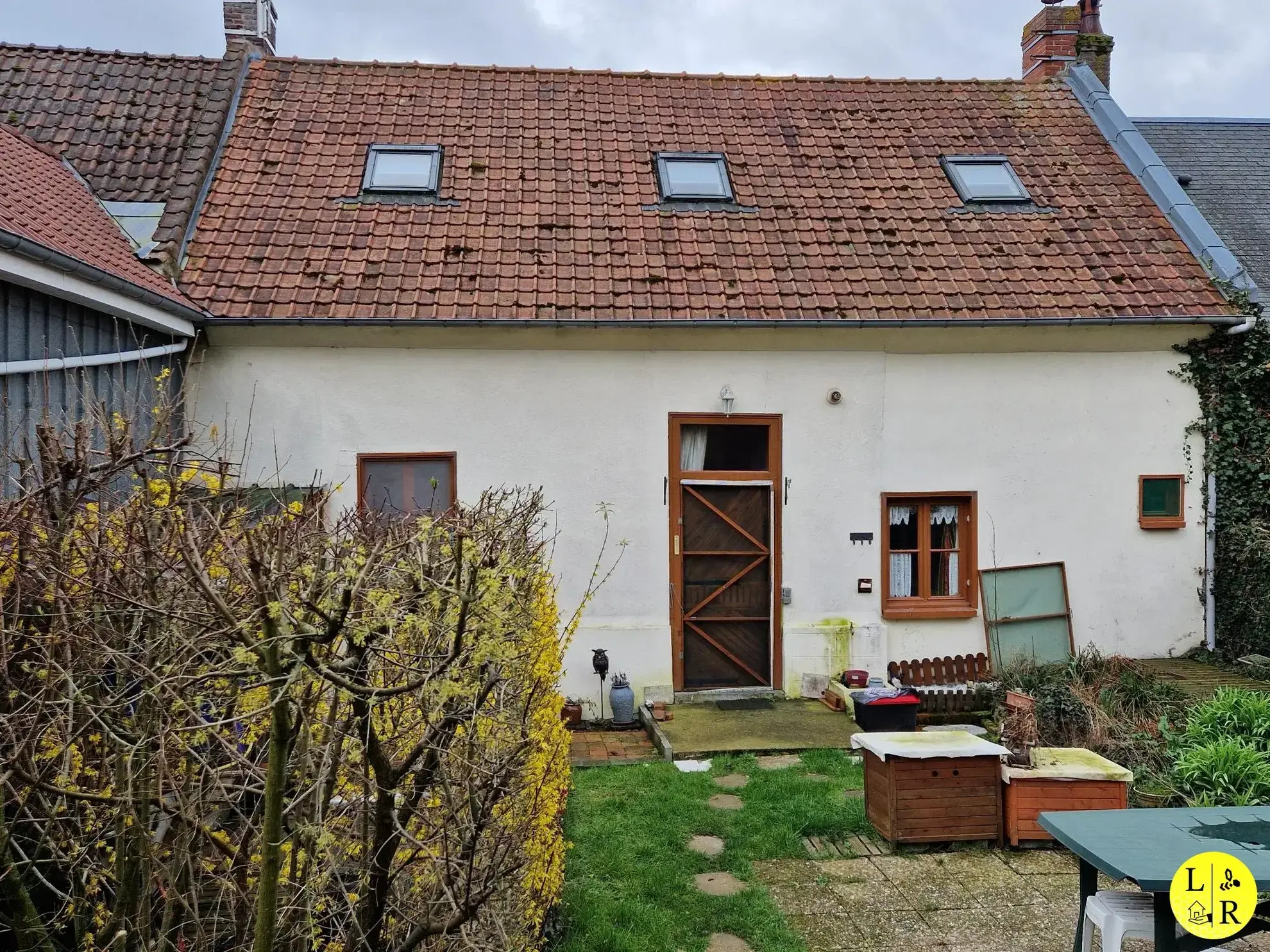 À Vendre Maison de Village à Lucheux, 110 m² avec Jardin et Parking 