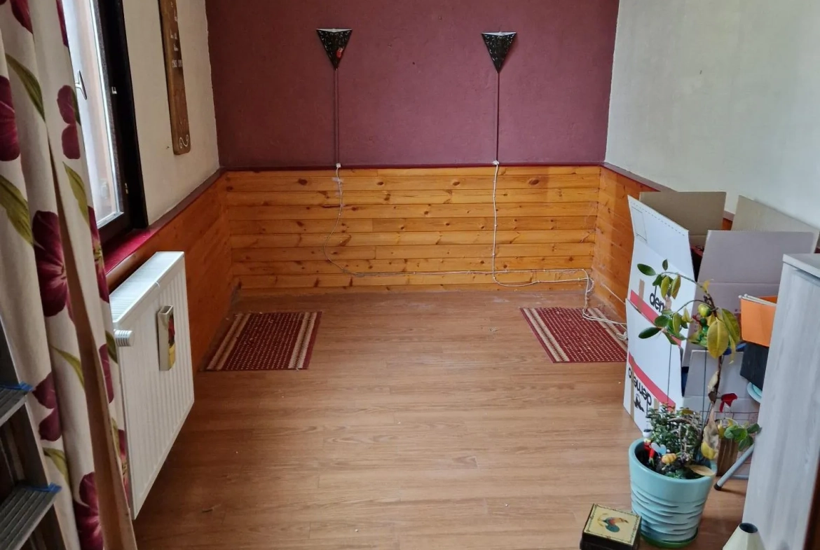À Vendre Maison de Village à Lucheux, 110 m² avec Jardin et Parking 