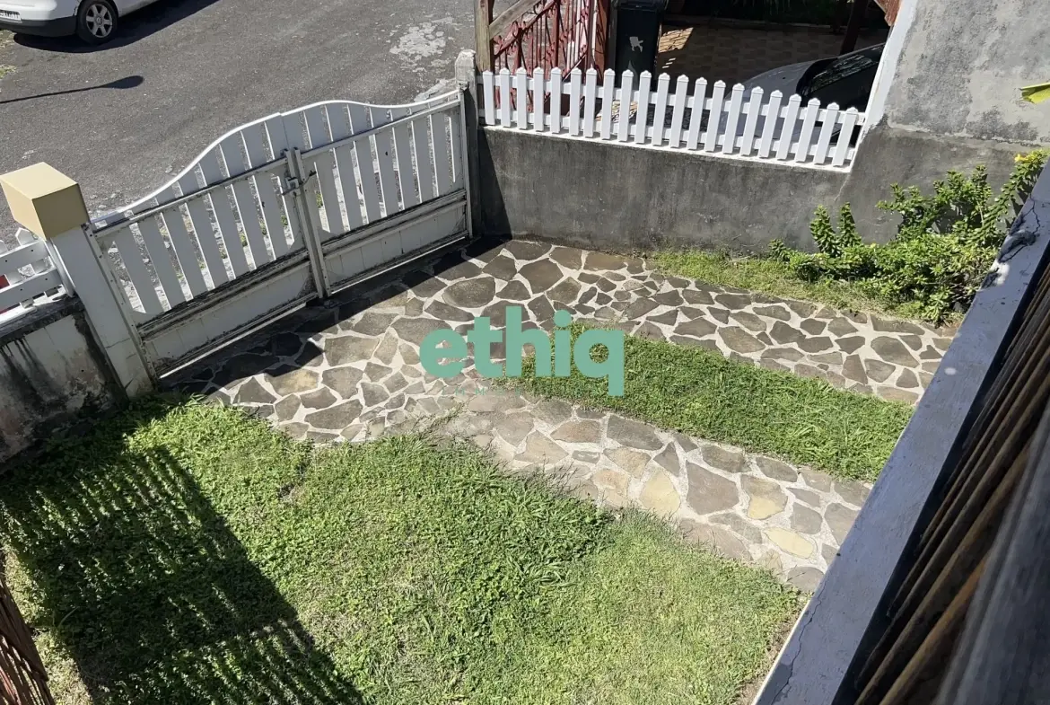 Maison en duplex à Capesterre-Belle-Eau de 132 m² avec grand potentiel 