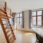 Vente studio lumineux dans le Vieux Lille avec cuisine équipée et grande luminosité