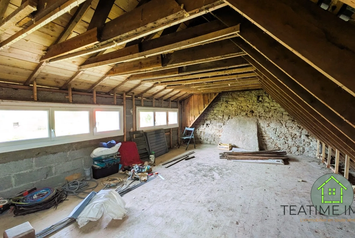 Maison traditionnelle en pierre à rénover à Ploumilliau - Opportunité d'investissement 