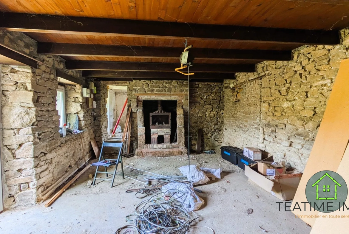 Maison traditionnelle en pierre à rénover à Ploumilliau - Opportunité d'investissement 