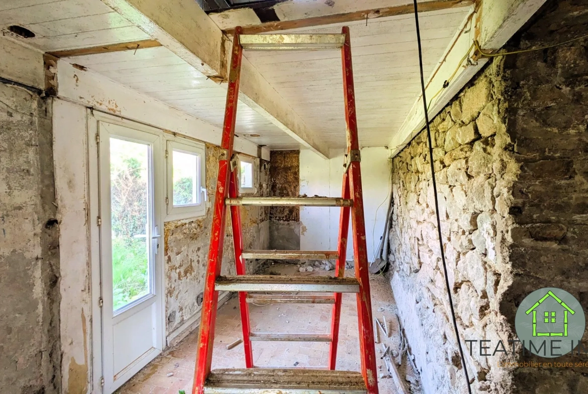 Maison traditionnelle en pierre à rénover à Ploumilliau - Opportunité d'investissement 