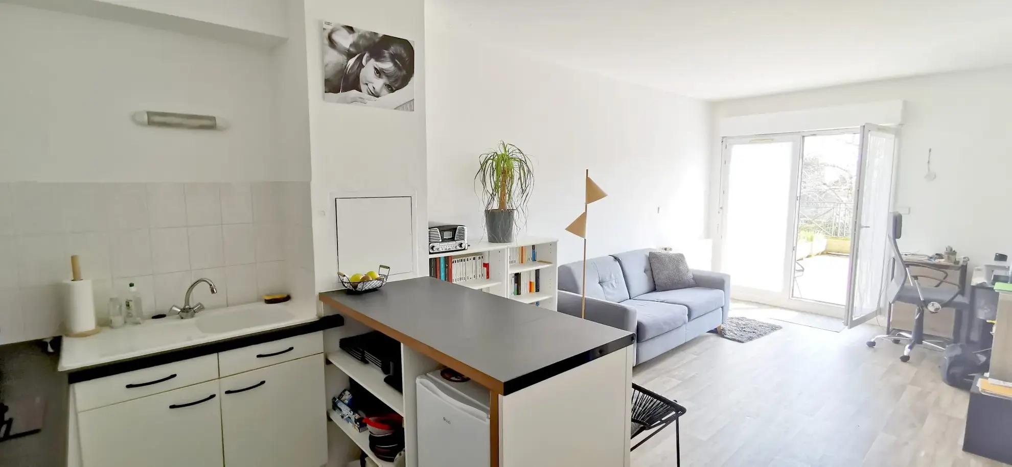 Appartement T2 en loft avec terrasse à Blois, proche centre-ville 