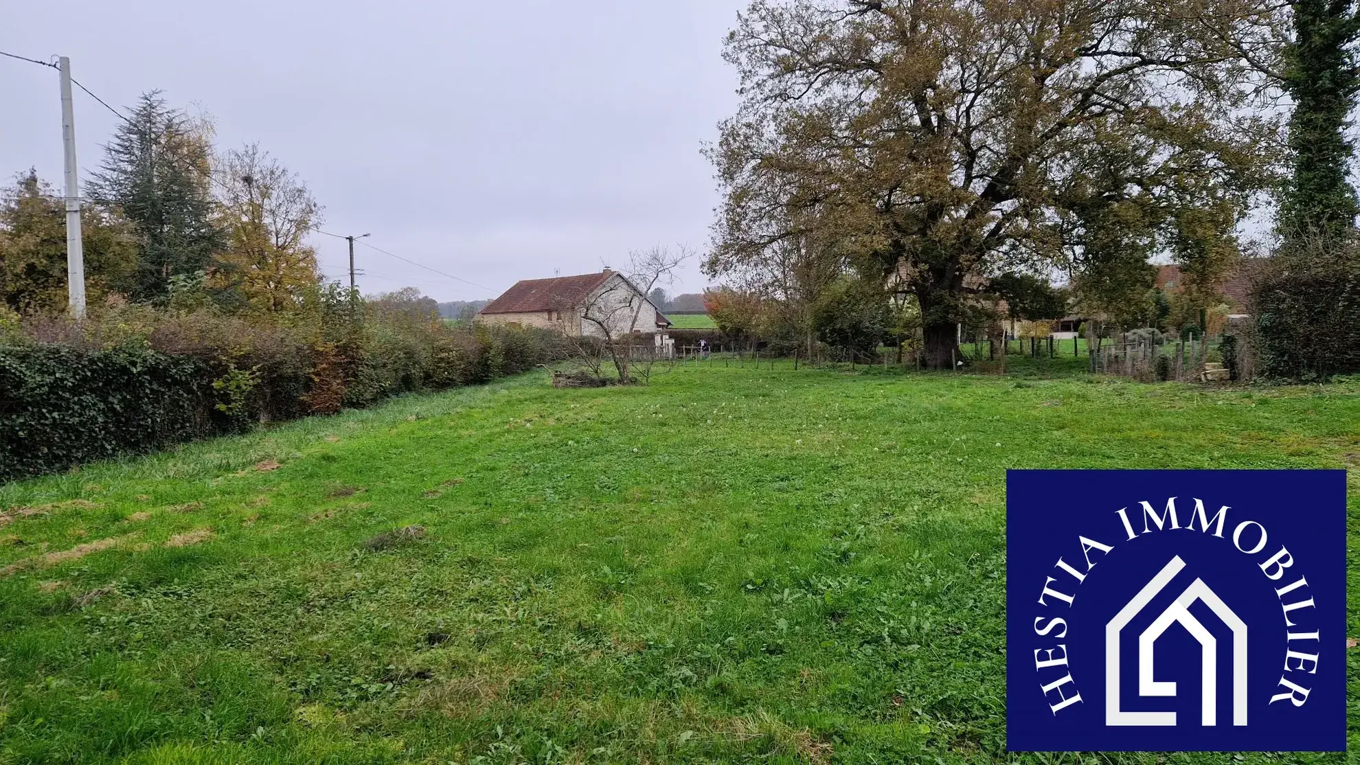 Grange avec terrain constructible à Semur-en-Auxois - 150 m² 