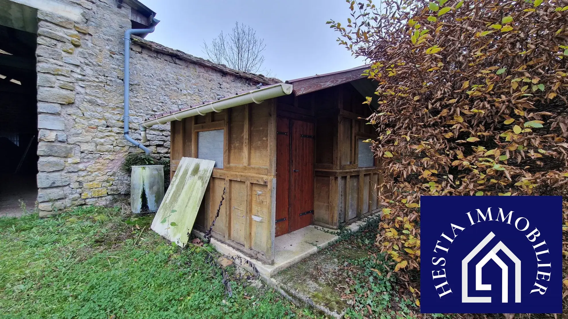 Grange avec terrain constructible à Semur-en-Auxois - 150 m² 